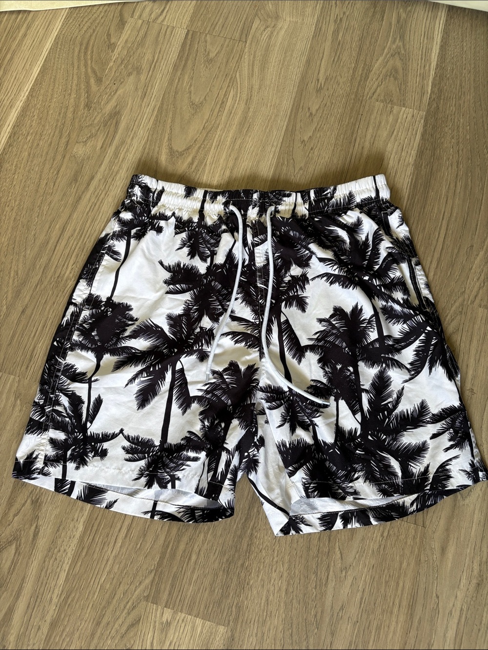 Men's Black & White Palm-Print Swim Trunks
